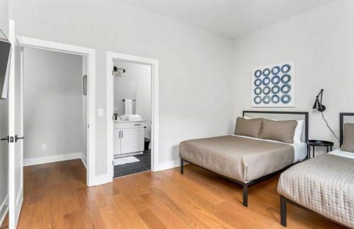 Private Hot Tub - Spacious Home - Hosts 12 Guests - Foto 17