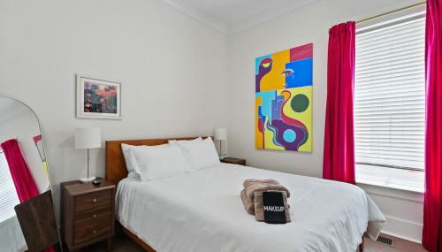 Renovated Dog Friendly Duplex Near Food & Fun Fully Fenced Yard and Private Parking - Foto 3