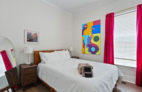 Fun & Renovated Artsy Downtown Apt Dog Friendly with Fully Fenced Backyard and Private Parking - Foto 7