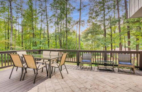 Spacious 5BR Retreat Sleeps 12,Large Deck - Foto 34