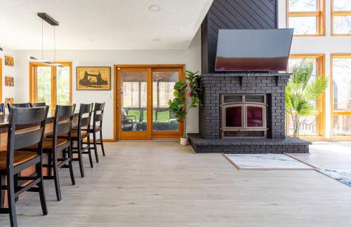 Beautiful Modern Lodge! Game Room - Foto 57