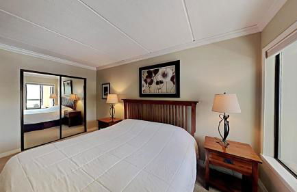 Spacious 3 Bed 3 Bath Condo with Pool - Foto 15