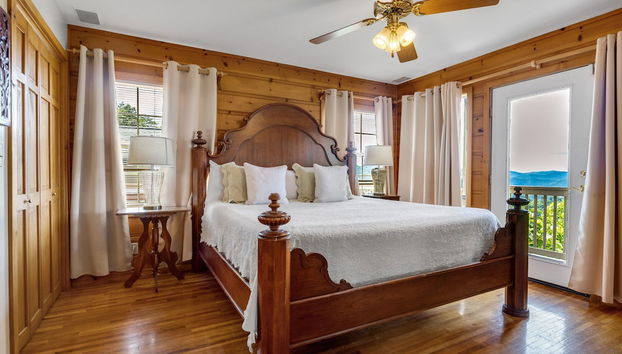 4BR Mountain View Cabin - Foto 2, Habitación