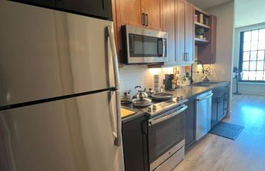 Deep Ellum Theatre Suite - The Black Collection - Foto 28