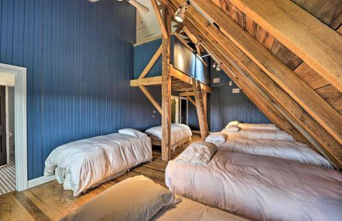 Luxe Barndominium with Home Gym, Theater, and More! - Foto 21