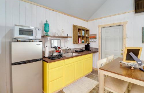 Cozy Studio Cabin about 1 Mi to Greers Ferry Lake! - Foto 2