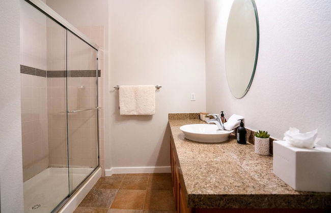 Elegance & Elevation: Mile High Condo in Highland - Foto 17