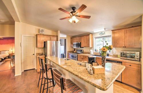 Hilltop Hideout with Peaceful Mountain Views - Foto 10