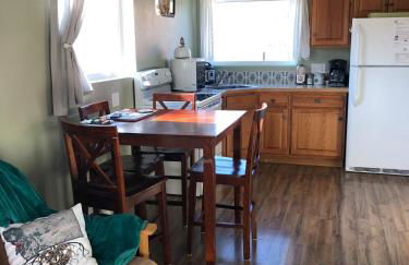 Peaceful Vacation Getaway, Private Yard, Hot Tub, 360 Views, Cozy Cottage in the heart of the Bitterroot Valley, Sage Cottage 406 - Foto 18