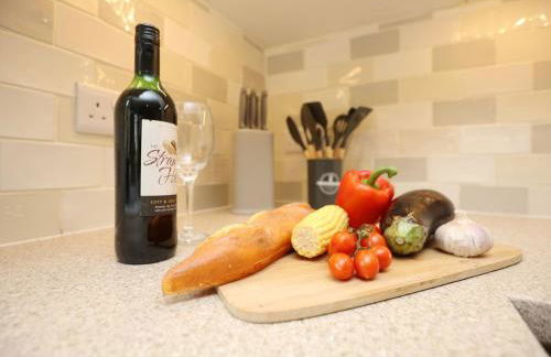 Modern 5-Bed Home, Guests 9, Secure Parking, Contractors - Foto 44