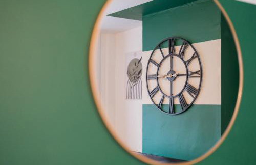 Perfect for Contractors & Families - Free Parking - Foto 27