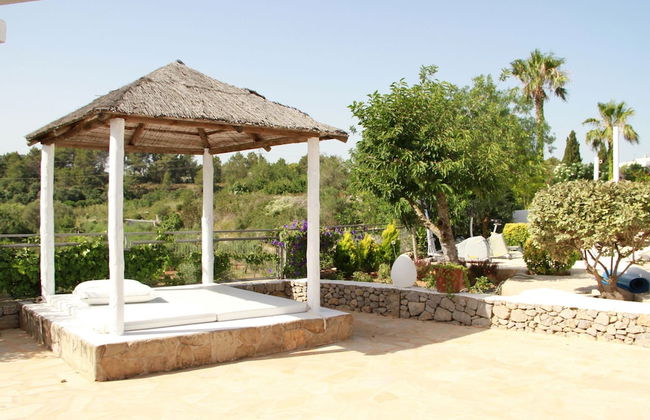 Lush Farmhouse in Sant Miguel de Balansat with Hot Tub & Private Pool - Foto 39