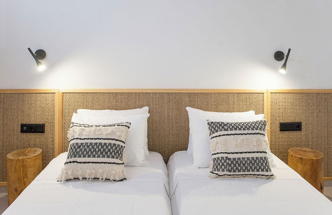 Sofia Studios - Photo 34