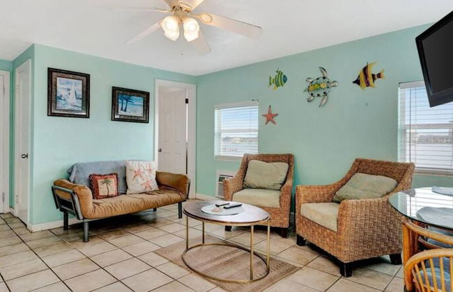 The Seashell Suite w Private Balcony Walk 2 Beach - Foto 12