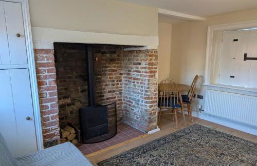 Central Grade 2 listed cottage - Foto 10