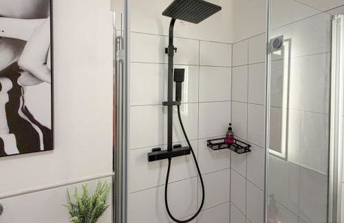 MOIN Apartments - Studio mit Balkon & Parkplatz, Wifi und TV - Foto 46