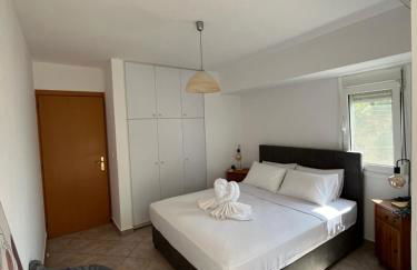 Sunny Modern Beach Retreat Steps from the Shore - Photo 18