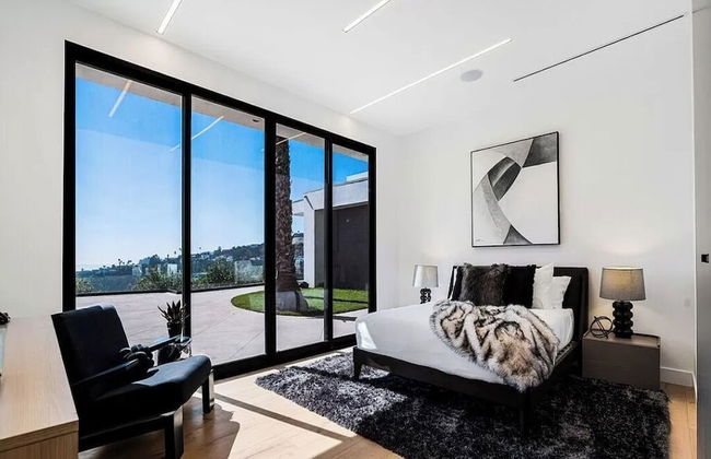 Monarch Modern - Photo 3