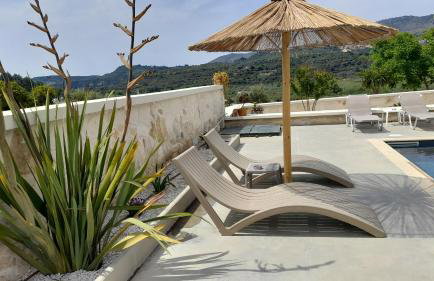 Georgioupoli Studio 2 with a pool and lake views - Foto 28