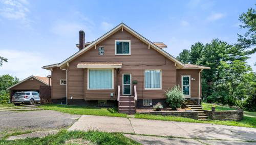 Cheerful Home with Fire Pit where Sleeps 8 - Foto 2