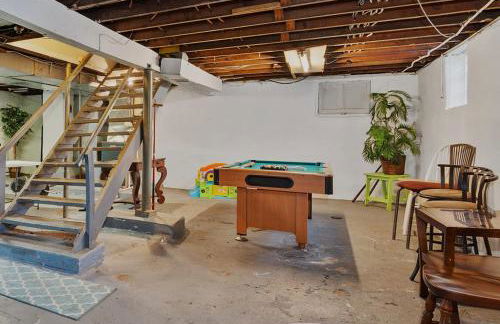 Cheerful 4BR Chalet with Seasonal Pool, Hot Tub - Foto 27