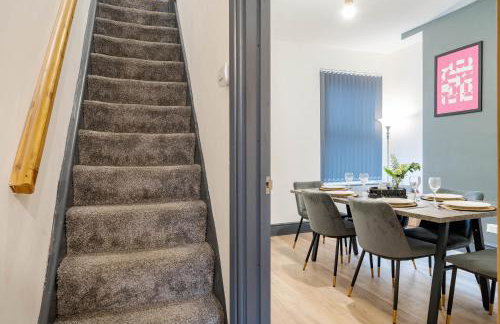 Spacious 3-Bedroom Home Near City Centre with Parking - Foto 38