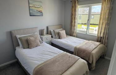 Overlooking the Norfolk Broads - Foto 8