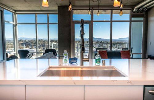 Modern Downtown SD Apartment Stunning City Views - Foto 4
