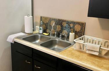 Historic Upstairs Apartment - Foto 22