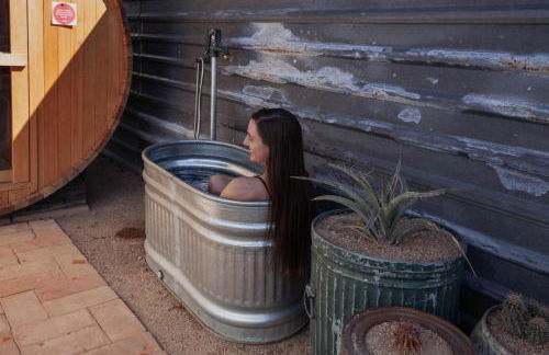 Large West Texas Suite at Iconic Property - Foto 20