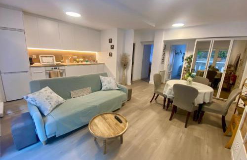 Piso con terraza junto a la playa - Foto 1