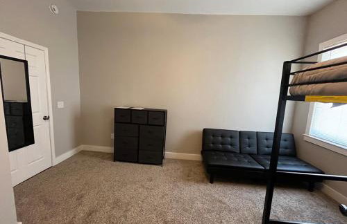 Enjoy Peace of Mind with a Modern Touch of Class - Foto 10