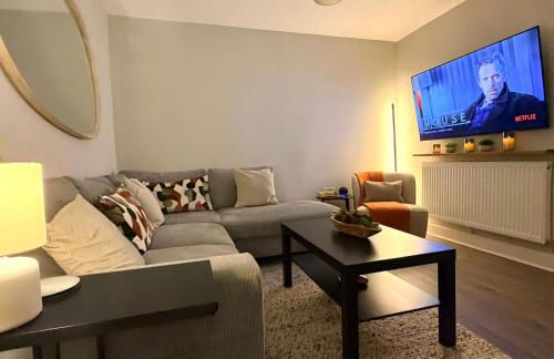 Modern 4BR House - Sleeps 10 - Central Birmingham - FREE Parking - Foto 16