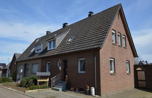 Central Rees Stay for Four - Photo 1