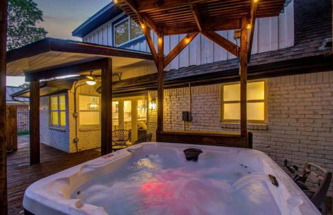 Stunning Modern Dream Home w Pool Grill Foosball - Foto 37