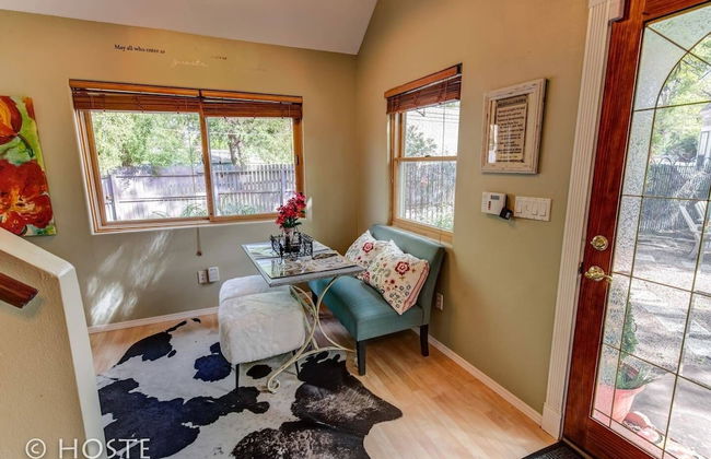 Chic Boutique Wine + Mtns Walk Everywhere - Foto 6