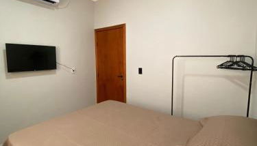 Casa Moderna com 2 Quartos, Área Gourmet e Ar-Condicionado - Foto 3