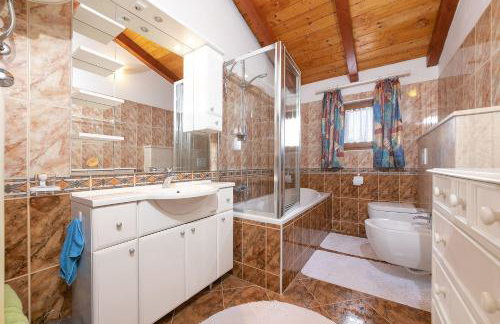 Mediterrane Villa mit privatem Salzwasserpool, Babybett, Whirlpool, Tischtennis, Spielplatz - Foto 28