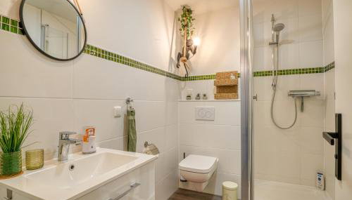 Zuarin Seeblick - Ganzes Apartment direkt am Schlossgarten von Schwerin mit Dschungelfeeling - Foto 4, towels, Shower