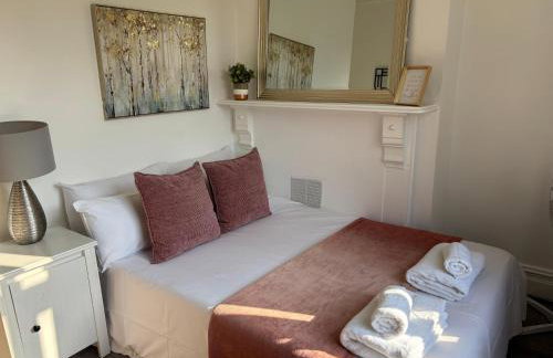 Chalkwell Aparthotel Short & Long Stays Welcome, Leisure , Relocation , Business Stays , Contractors - Photo 2