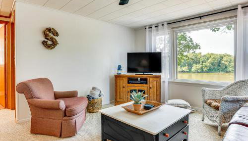 Lakefront Home with Patio in Havana! - Foto 3