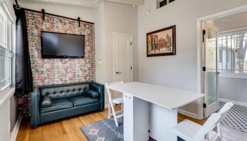 Convenient Couples Retreat 3 Mi to Dtwn Austin! - Foto 2