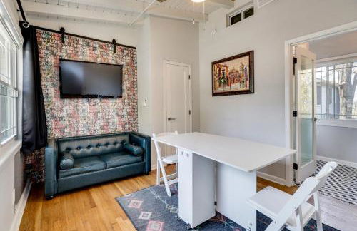 Convenient Couples Retreat 3 Mi to Dtwn Austin! - Foto 2