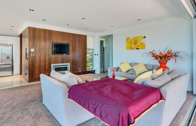 Elegant Sea-View Villa on the Northshore - Photo 22