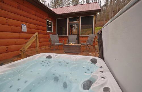 2BR Fishing Cabin w Fire Pit, Hot Tub, EV Charger - Foto 45