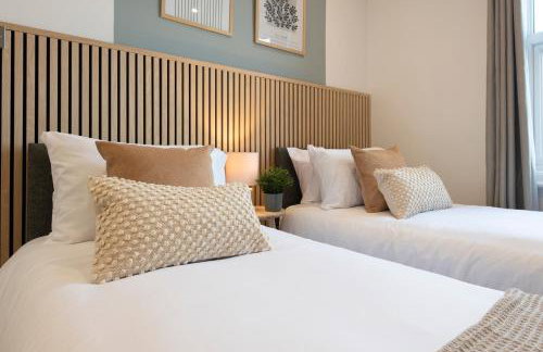 Spacious 2 Bedrooms House Near Leeds Centre, Free Parking, Ideal for Contractors & Long Stays - NordStay - Photo 8