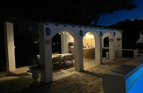 villa spacieuse piscine jacuzzi 8 chambres 16 couchages - Foto 18