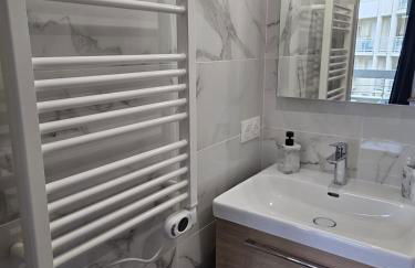 Elegant studio, 2-4 people, WiFi, pool, parking - Foto 11