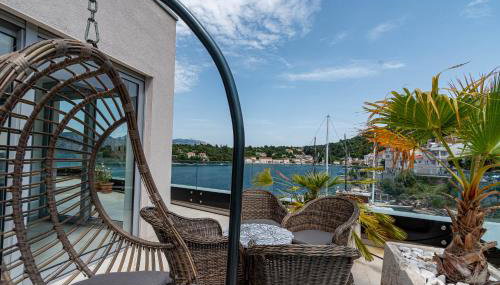 Suartini Apartmani Račišće - Foto 3, Garden