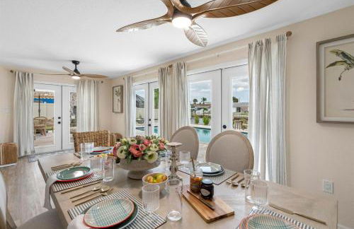 Brand New Saltwater Pool! - Waterfront Canal - Luxury Home - Foto 24